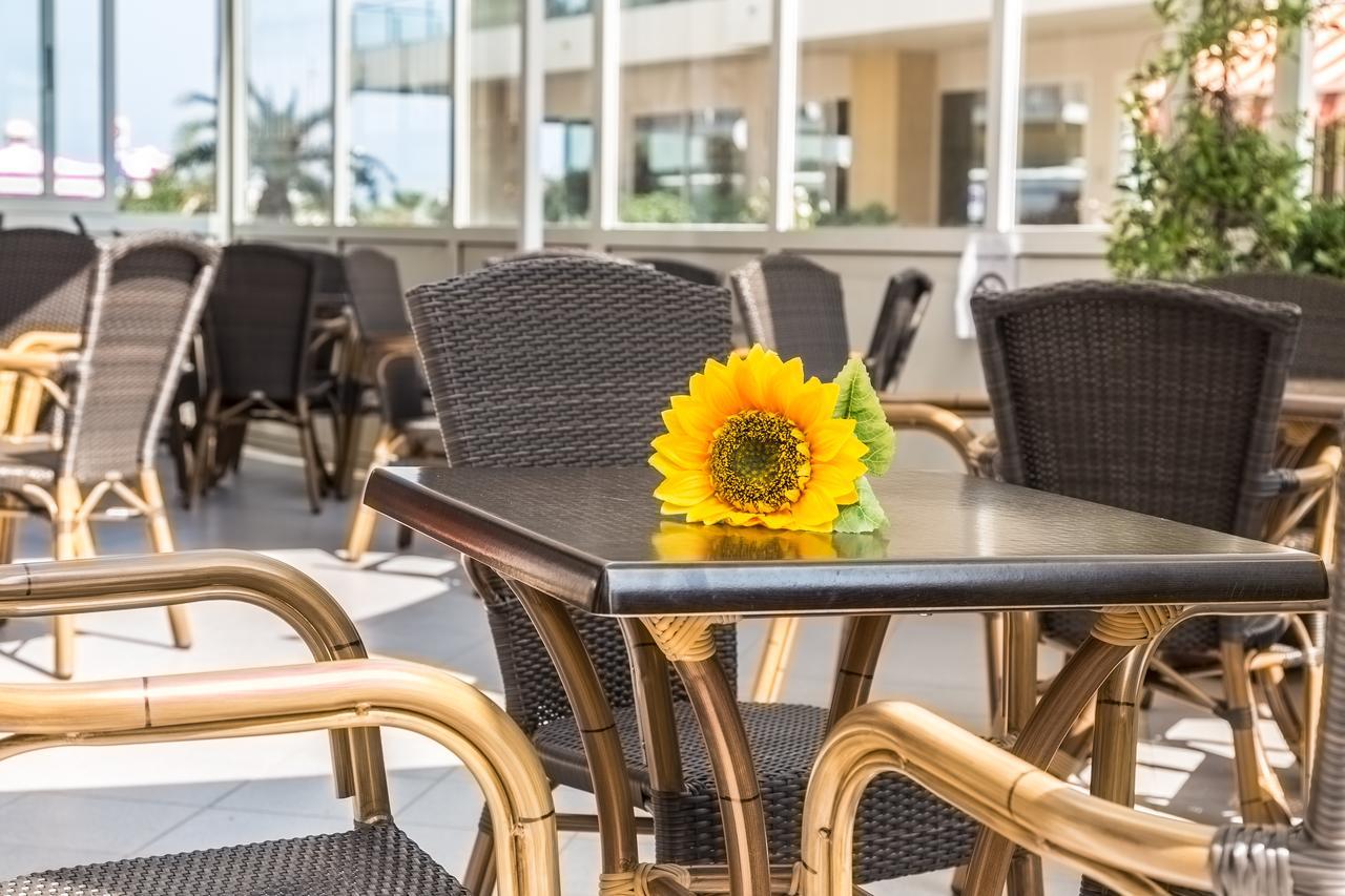 Hotel London Каттолика Экстерьер фото